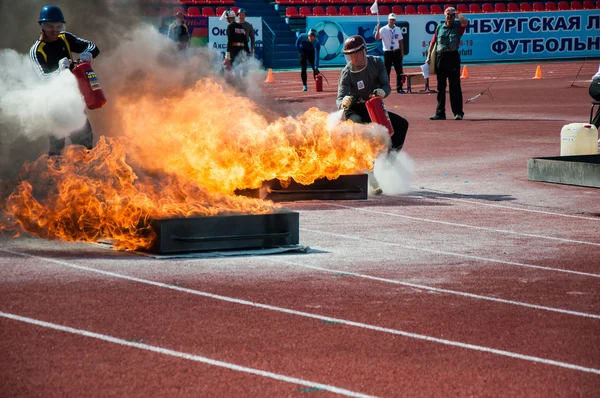 Yangın bayrak yarışı — Stok fotoğraf