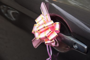 Düğün arabası süslemesi.