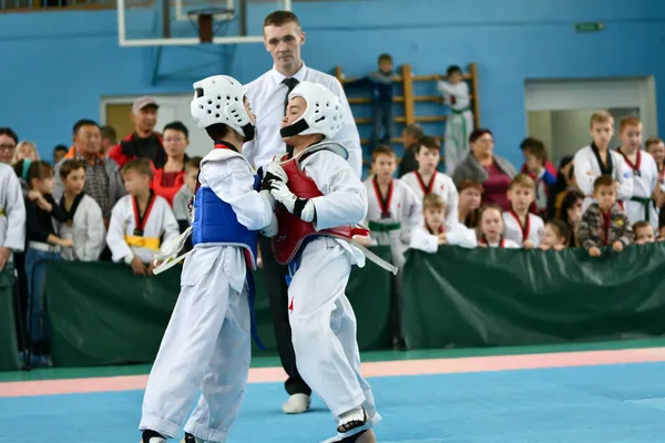 Orenburg Rusia Octubre 2019 Boy Compete Taekwondo Artes Marciales Coreanas —  Fotos de Stock