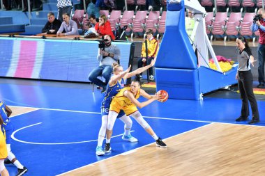 Orenburg Rusya - 31 Ekim 2019: Kızlar BC Nadezhda (Orenburg) ve BC Castor Braine (Belçika) arasında Euroleague maçı oynuyorlar) 