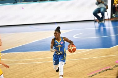 Orenburg Rusya - 31 Ekim 2019: Kızlar BC Nadezhda (Orenburg) ve BC Castor Braine (Belçika) arasında Euroleague maçı oynuyorlar) 