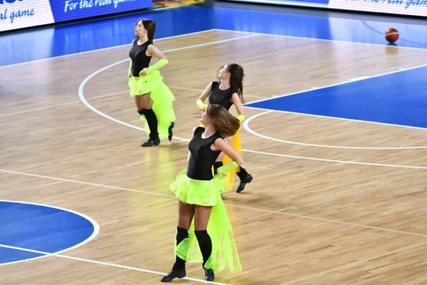 Orenburg Rusland Oktober 2019 Cheerleading Meisjes Treden Tijdens Een Basketbalwedstrijd — Stockfoto