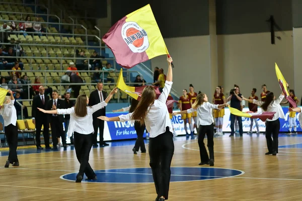 Orenburg Rusland Oktober 2019 Cheerleading Meisjes Treden Tijdens Een Basketbalwedstrijd — Stockfoto