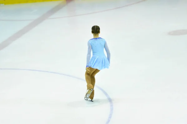 Girl Figure Skater Rolls Skating Rink Artificial Ice — Stock Photo, Image