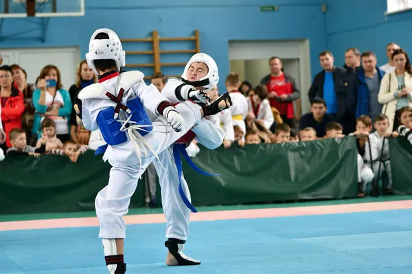 Orenburg Rosja Października 2019 Chłopiec Rywalizuje Taekwondo Koreańskie Sztuki Walki — Zdjęcie stockowe