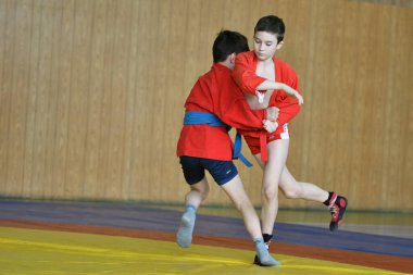  Orenburg Rusya - 23 Şubat 2019: Şampiyonluk Okulu Spor 1 adı altında silahsız erkek çocuk müsabakaları 2005-2006 yılları arasında genç erkekler arasında Kowalevsky 