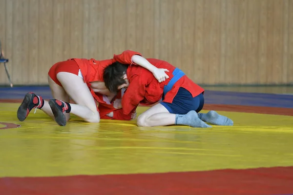 オレンブルクロシア 2019年2月23日 男子選手権スポーツに武器のない自己防衛1名L 若い男性の間でKovalevsky 2005 2006誕生年 — ストック写真