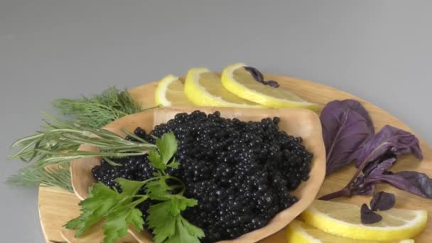 Caviar Preto Granulado Verdes Frescos Para Mesa Natal — Vídeo de Stock