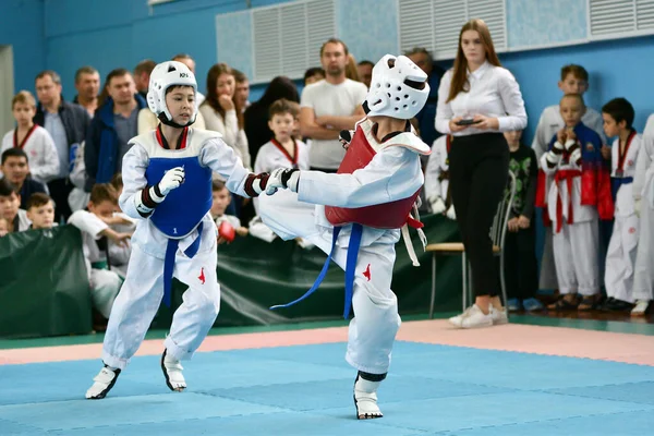 Orenburg Rusia Octubre 2019 Boy Compete Taekwondo Artes Marciales Coreanas —  Fotos de Stock