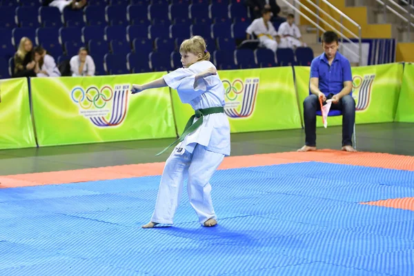 Orenburg Russia March 2017 Girl Performs Karate Kata Championship Orenburg — Photo