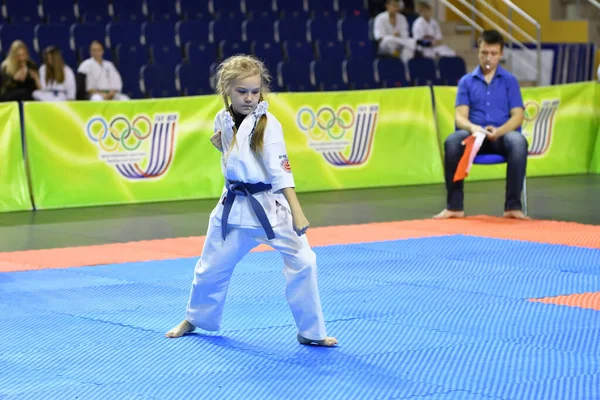 Orenburg Russia March 2017 Girl Performs Karate Kata Championship Orenburg — стокове фото