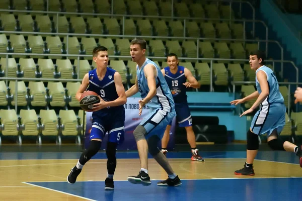 Orenburg Rusia Junio 2019 Año Los Hombres Juegan Baloncesto Las — Foto de Stock