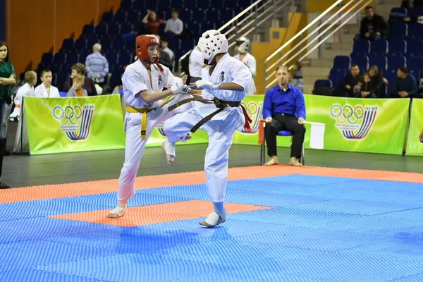 Orenburg Russland März 2017 Junge Männer Messen Sich Karate Bei — Stockfoto