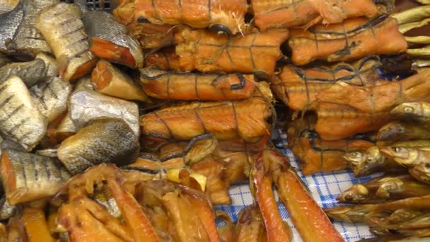 Produtos Fumados Quentes Frios Provenientes Peixes Selvagens Pacífico Das Novas — Vídeo de Stock