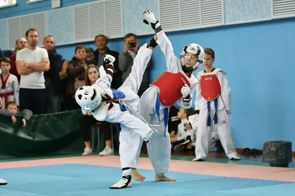 Orenburg Rosja Października 2019 Chłopcy Rywalizują Taekwondo Koreańskie Sztuki Walki — Zdjęcie stockowe