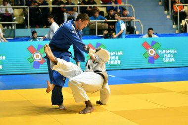 Orenburg, Rusya - 12-13 Mayıs 2018: Erkekler Avrupa Judo Kupası için judoda yarışıyor 