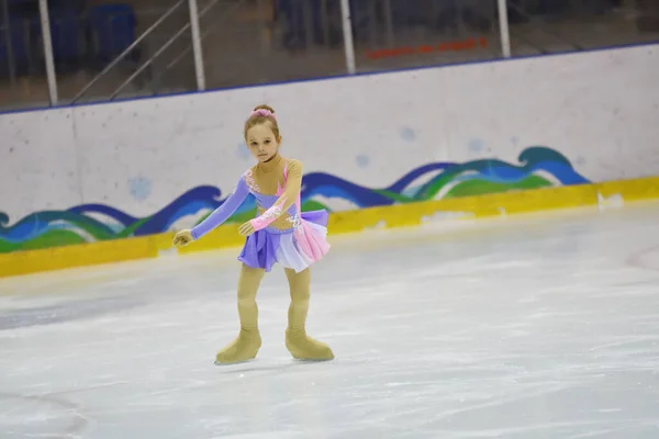 Orenburg Rusia Marzo 2018 Chica Compite Patinaje Artístico Competiciones Pueblo — Foto de Stock