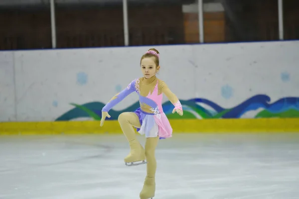 2018 Orenburg Russia March 2018 Girl Competes Compete Compete Village — 스톡 사진