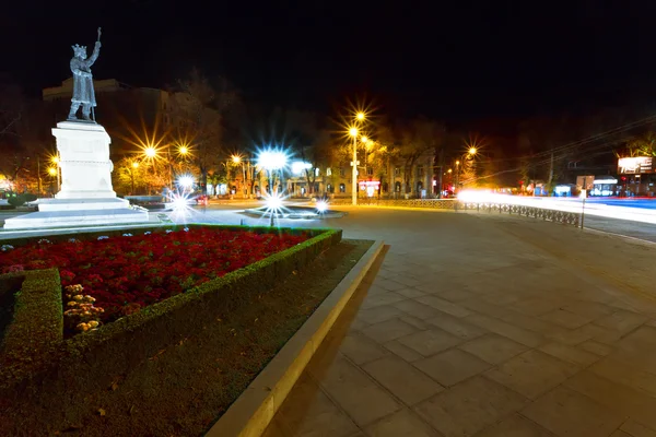 Chisinau in der Nacht — Stockfoto