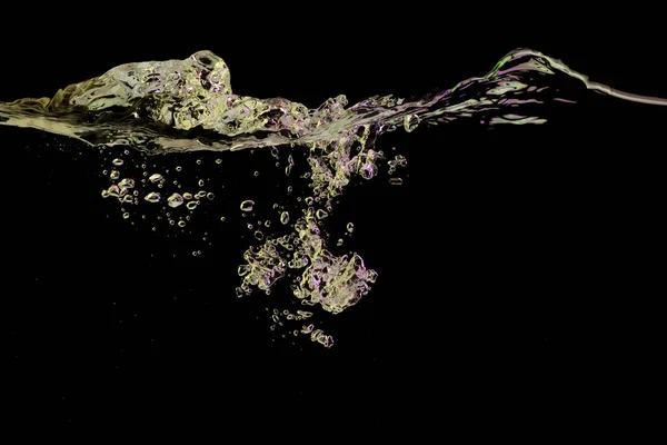 Чистая Поверхность Воды Рябью Пузырьками Желтом Фиолетовом Свете Черном Фоне — стоковое фото
