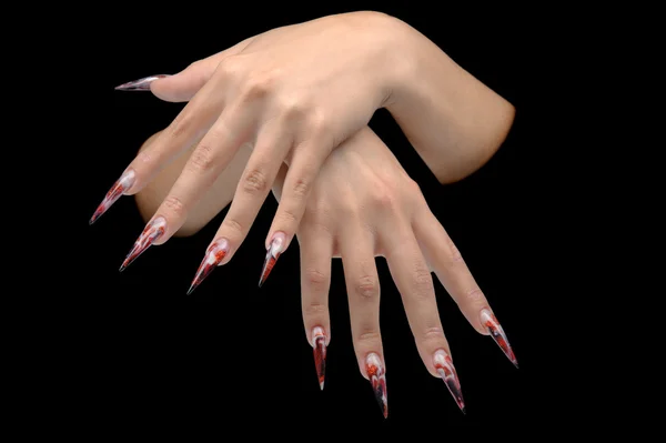 若い女性長いネイルアート マニキュアの爪の手のクローズ アップ — ストック写真