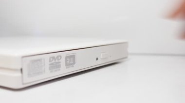 modern dvd player DVD dışarı çıkarma