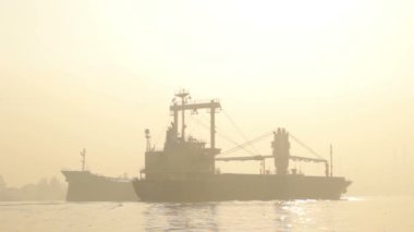 nehirler, Tayland tarihinde bir sisin içinde gemi