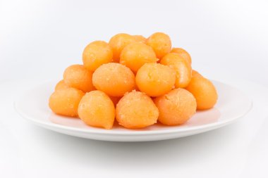 altın yumurta sarısı damla izole üzerinde beyaz adam