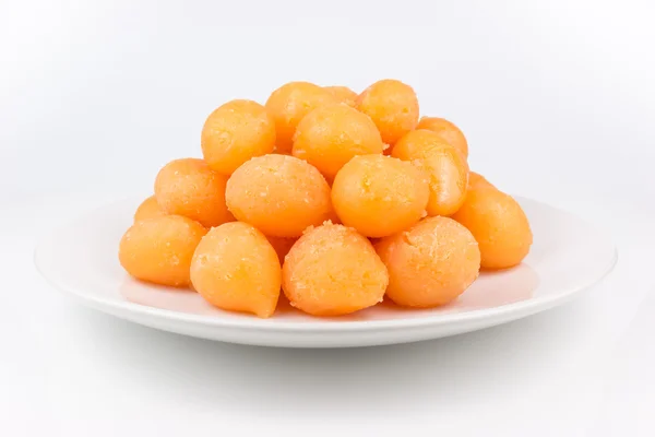 altın yumurta sarısı damla izole üzerinde beyaz adam