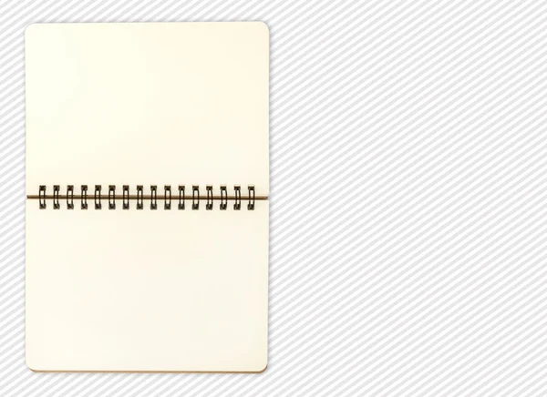 Libro de notas abierto en blanco sobre fondo de patrón — Foto de Stock