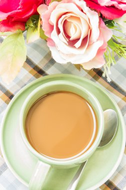 Kahve için çiçek ile dinlenmek zaman