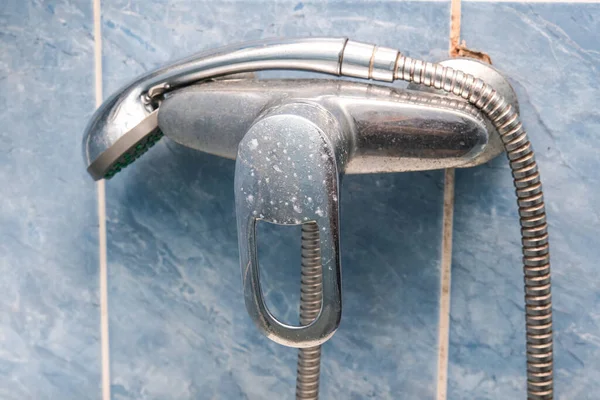더러운 샤워기 매니큐어가 — 스톡 사진