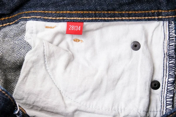 Špatná strana, tkanina džínové kapsy zblízka, zezadu a zezadu oblečení — Stock fotografie