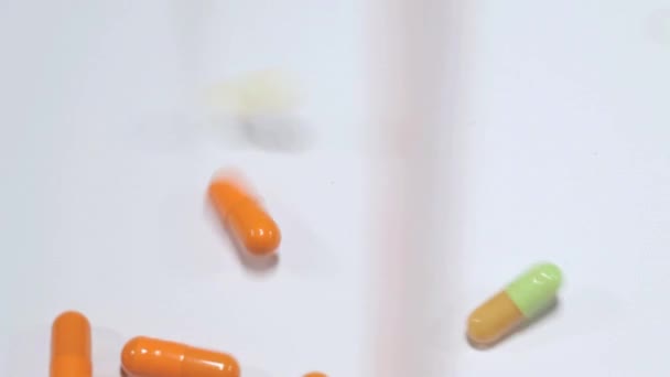 Primer plano material lleno de píldoras — Vídeo de stock