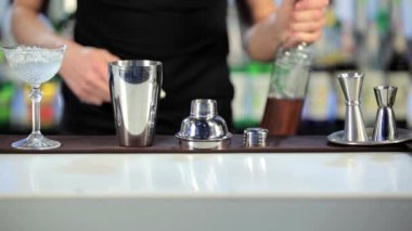 gece kulübü kokteyl hazırlama