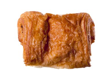 Beyaz arka plan üzerinde izole lezzetli kruvasan