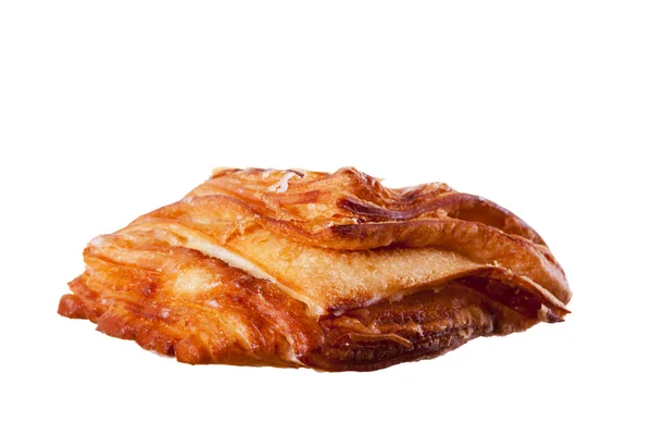 Leckeres Croissant isoliert auf weißem Hintergrund — Stockfoto