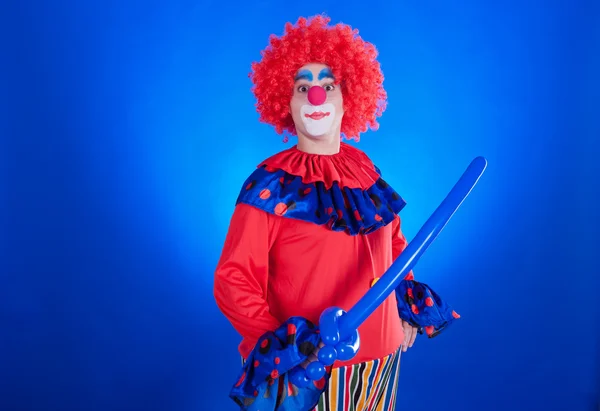 Clown su sfondo blu — Foto Stock