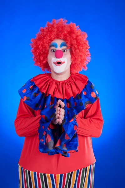 Clown su sfondo blu — Foto Stock