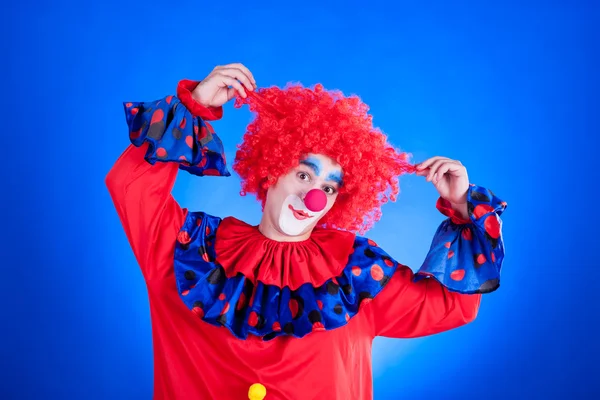 Clown su sfondo blu — Foto Stock