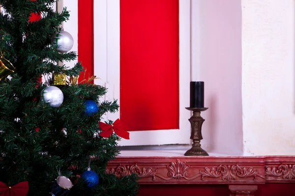 Interior de Navidad en habitación vintage roja — Foto de Stock