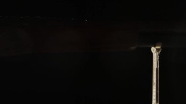 antika silah tam hd 1920 x 1080 üzerinde hareket kaymak siyah arka plan üzerine