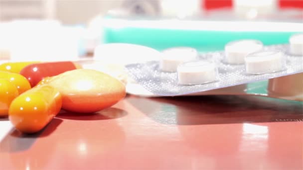 Drugs and pills shot on slider, video can be looped — Stock Video