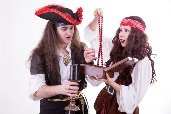 Two pirates found box of tresure — Stock Photo, Image