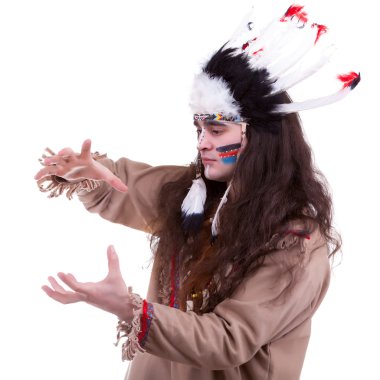 Beyaz arka plan üzerinde izole Kızılderili şefi