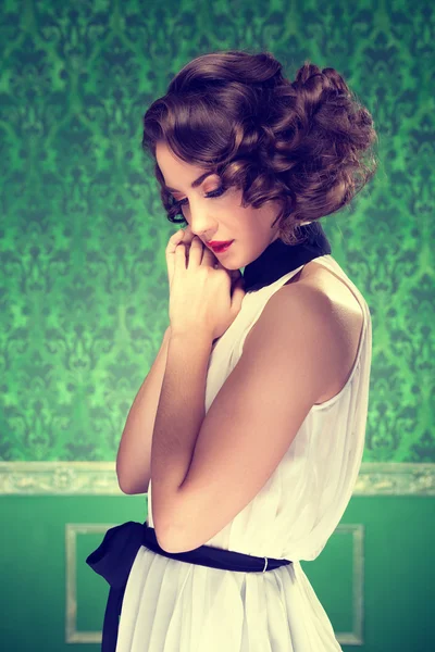 Gorgeous woman vintage toned image in retro room — Stock Photo, Image