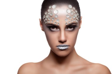 güzel esmer modeli ile yapay elmas moda makyaj