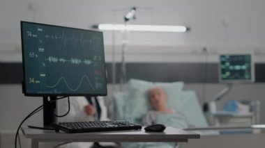 Kalp atışlarını ve nabzını ölçen monitörü kapat.