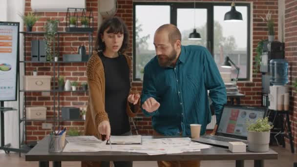 Colleagues giving highfive while brainstorming ideas — Stock Video