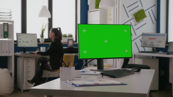Zbliżenie poziomego zielonego ekranu na komputerze — Wideo stockowe